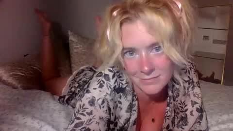 Snapshot of frommarywithlove chatting on 09/15/25, 05:29 frommarywithlove online show from 09/15/25, 05:29