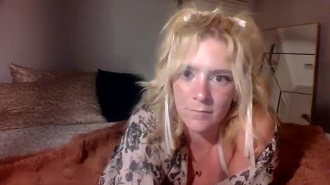 Snapshot of frommarywithlove chatting on 09/18/25, 07:10 frommarywithlove online show from 09/18/25, 07:10