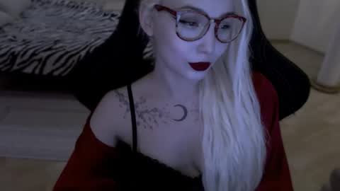 Snapshot of fromsun_forsoul chatting on 05/02/26, 06:02 Lilith online show from 05/02/26, 06:02