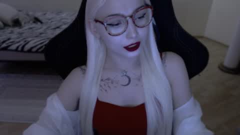 Snapshot of fromsun_forsoul chatting on 05/28/26, 03:42 Lilith online show from 05/28/26, 03:42