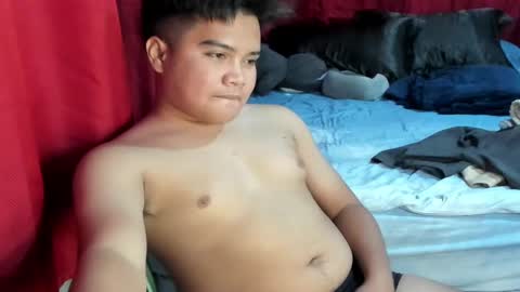 Snapshot of frostbite_69 chatting on 02/11/25, 12:28 GABBY online show from 02/11/25, 12:28