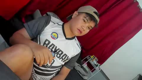 Snapshot of frostbite_69 chatting on 09/11/25, 01:17 GABBY online show from 09/11/25, 01:17