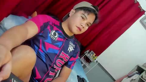 Snapshot of frostbite_69 chatting on 10/14/25, 05:25 GABBY online show from 10/14/25, 05:25