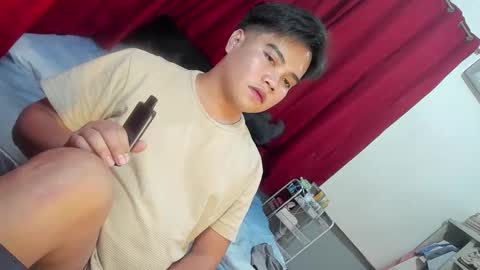 Snapshot of frostbite_69 chatting on 10/22/25, 07:46 GABBY online show from 10/22/25, 07:46