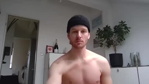 Snapshot of frozenyoga chatting on 02/20/25, 01:51 frozenyoga online show from 02/20/25, 01:51