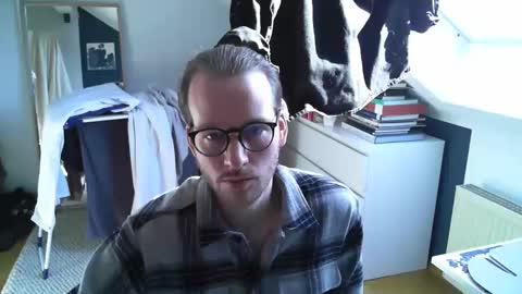 Snapshot of frozenyoga chatting on 02/23/25, 12:27 frozenyoga online show from 02/23/25, 12:27