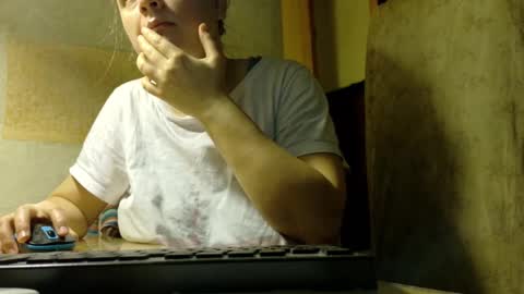 Snapshot of frumcake chatting on 03/26/26, 04:45 FrumCake online show from 03/26/26, 04:45