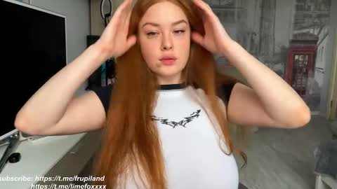 Snapshot of frupi_land chatting on 12/22/25, 07:38 OPEN PVTJulia and Wayne online show from 12/22/25, 07:38