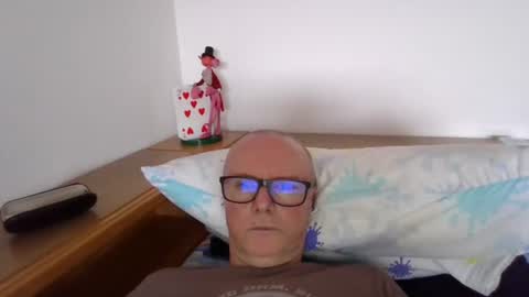 Snapshot of frustino75 chatting on 06/28/26, 05:08 Frustino online show from 06/28/26, 05:08