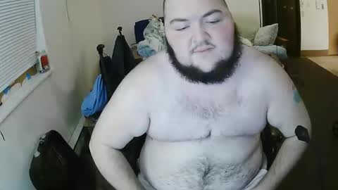 Snapshot of ftmboyholes69 chatting on 11/25/25, 05:51 Mark online show from 11/25/25, 05:51