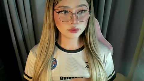 Snapshot of fuckdoll_rain chatting on 05/13/26, 03:26 R A I N M O R A L E S G M A I L . C O M online show from 05/13/26, 03:26