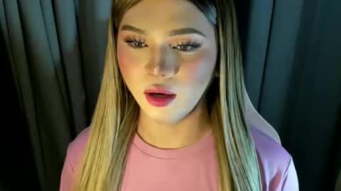 Snapshot of fuckdoll_rain chatting on 05/15/26, 04:03 R A I N M O R A L E S G M A I L . C O M online show from 05/15/26, 04:03