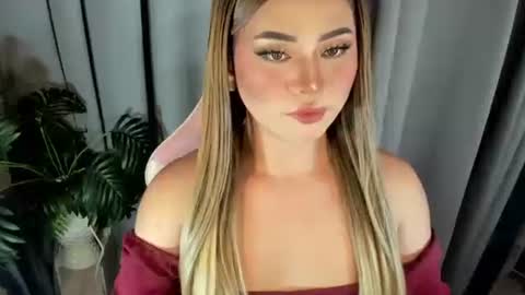 Snapshot of fuckdoll_rain chatting on 06/11/26, 02:33 R A I N M O R A L E S G M A I L . C O M online show from 06/11/26, 02:33