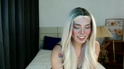 Snapshot of fucking_neil chatting on 10/28/25, 05:22 MISS NEILLY online show from 10/28/25, 05:22