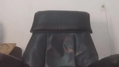 Snapshot of fuckingmulletdaddy chatting on 10/17/25, 12:41 Phill online show from 10/17/25, 12:41