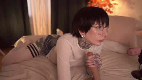 Eva         all my links   online show from 10/19/25, 01:01