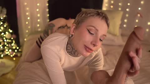 Eva         all my links   online show from 12/05/25, 01:31