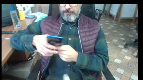 Bruchus online show from 12/01/25, 06:29