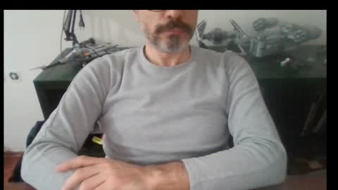 Bruchus online show from 12/15/25, 08:40