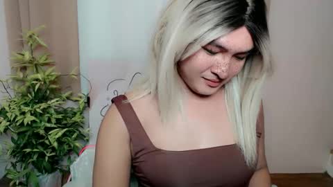 Snapshot of fuckwithchelsea chatting on 12/15/25, 12:42 CHELSEA online show from 12/15/25, 12:42