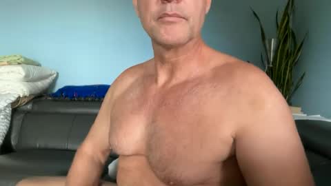 Snapshot of fuertecock chatting on 07/12/26, 11:51 Gregorio online show from 07/12/26, 11:51