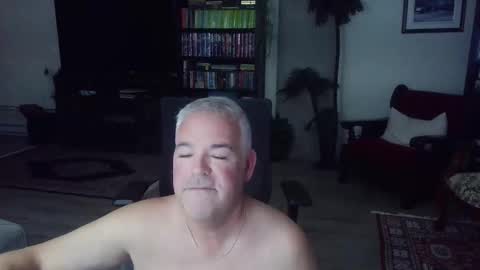 Snapshot of fullastars chatting on 10/16/25, 10:00 fullastars online show from 10/16/25, 10:00