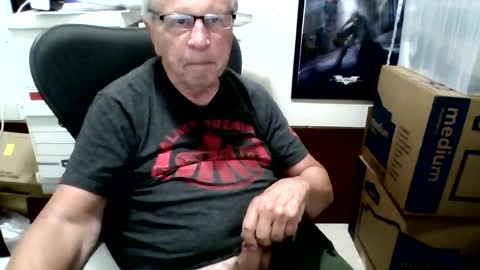 Snapshot of funclemike chatting on 06/14/26, 02:24 funclemike online show from 06/14/26, 02:24