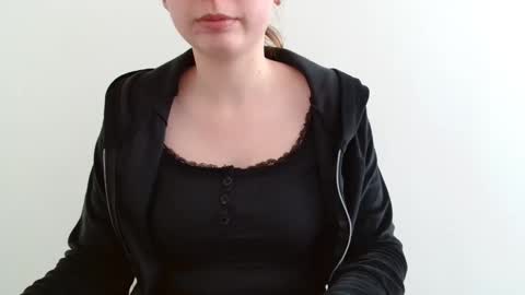 Emma online show from 04/23/26, 12:29