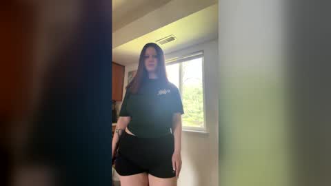 Linnys Palace online show from 04/23/26, 06:43