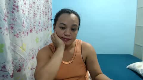 Snapshot of funluvnpinay4u chatting on 05/10/26, 02:11 MAE online show from 05/10/26, 02:11