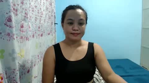 Snapshot of funluvnpinay4u chatting on 05/11/26, 02:45 MAE online show from 05/11/26, 02:45