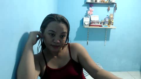 Snapshot of funluvnpinay4u chatting on 05/18/26, 02:51 MAE online show from 05/18/26, 02:51