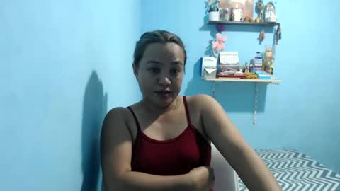 Snapshot of funluvnpinay4u chatting on 05/18/26, 07:25 MAE online show from 05/18/26, 07:25