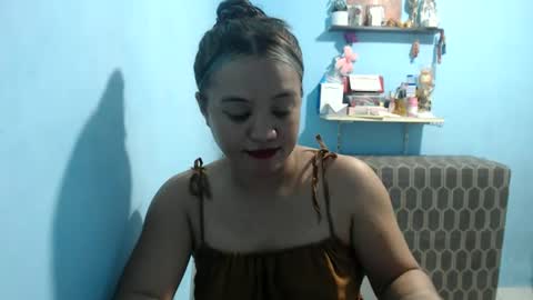 Snapshot of funluvnpinay4u chatting on 05/19/26, 01:00 MAE online show from 05/19/26, 01:00