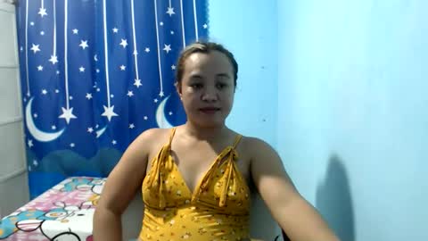 Snapshot of funluvnpinay4u chatting on 05/21/26, 01:56 MAE online show from 05/21/26, 01:56