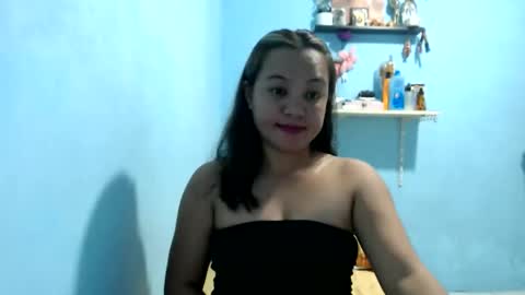 Snapshot of funluvnpinay4u chatting on 05/29/26, 12:25 MAE online show from 05/29/26, 12:25