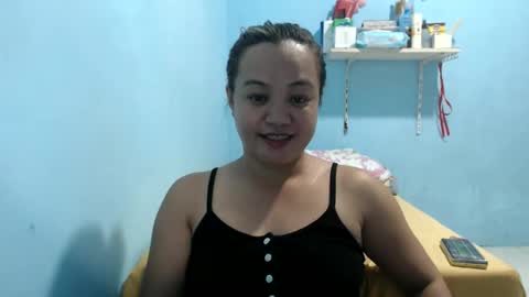 Snapshot of funluvnpinay4u chatting on 06/01/26, 01:35 MAE online show from 06/01/26, 01:35