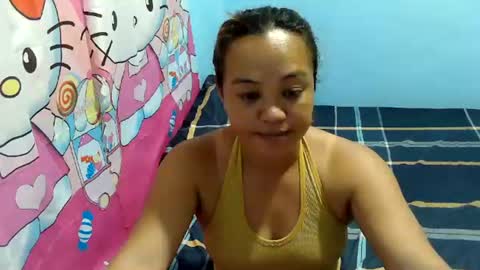 Snapshot of funluvnpinay4u chatting on 08/10/26, 12:36 MAE online show from 08/10/26, 12:36