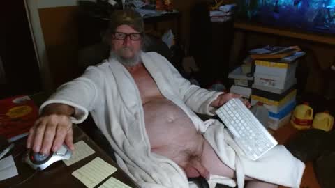 Snapshot of funmike2000 chatting on 12/05/24, 01:58 mike online show from 12/05/24, 01:58