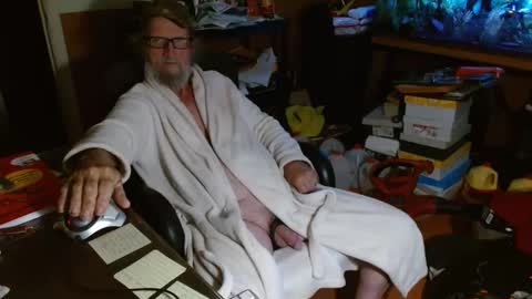 Snapshot of funmike2000 chatting on 12/15/24, 10:39 mike online show from 12/15/24, 10:39