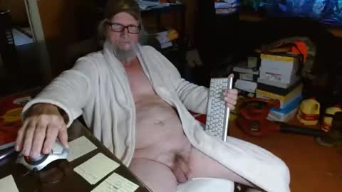 Snapshot of funmike2000 chatting on 01/05/25, 02:30 mike online show from 01/05/25, 02:30