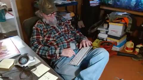 Snapshot of funmike2000 chatting on 01/10/25, 04:51 mike online show from 01/10/25, 04:51