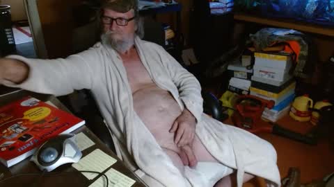 Snapshot of funmike2000 chatting on 01/19/25, 04:14 mike online show from 01/19/25, 04:14