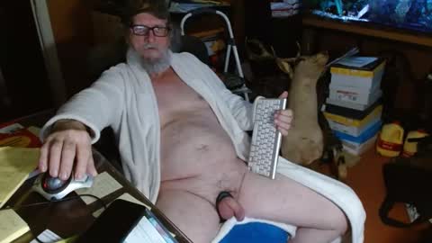 Snapshot of funmike2000 chatting on 02/06/25, 12:37 mike online show from 02/06/25, 12:37