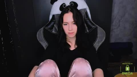 Eva online show from 11/21/25, 03:44