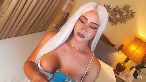 Maddonna online show from 11/18/25, 06:23