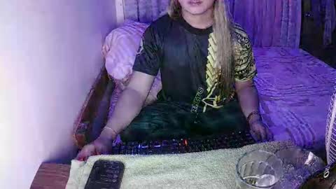 Snapshot of future_bride chatting on 02/06/26, 01:03 future_bride online show from 02/06/26, 01:03