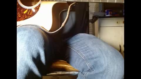 Snapshot of fuzzyblues chatting on 12/28/24, 09:19 Fuzzy Blues online show from 12/28/24, 09:19