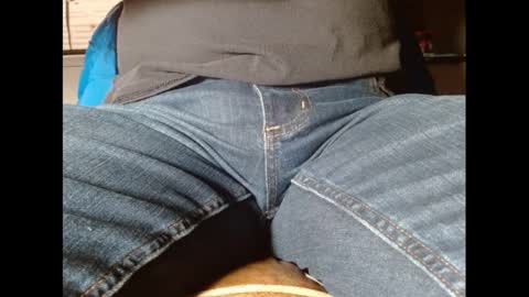 Snapshot of fuzzyblues chatting on 01/04/25, 05:16 Fuzzy Blues online show from 01/04/25, 05:16