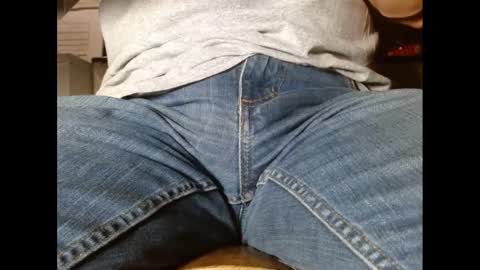 Snapshot of fuzzyblues chatting on 01/10/25, 10:36 Fuzzy Blues online show from 01/10/25, 10:36